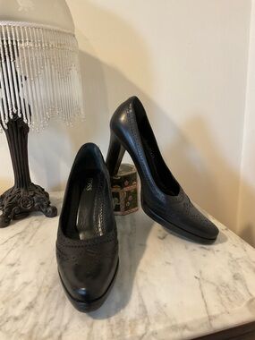 Hugo Boss Black Leather Brogue-Trim High Heel Pumps
